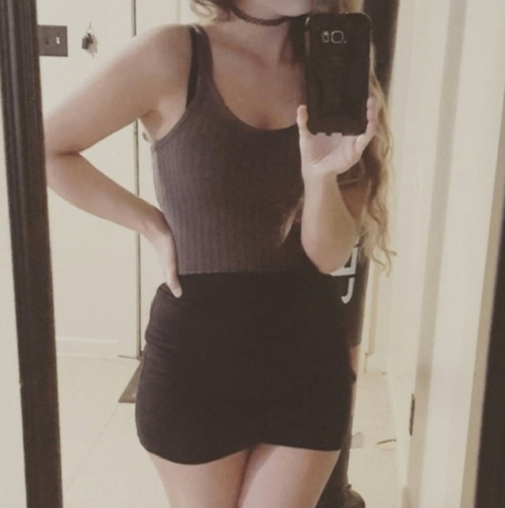 Dark Gray Ribbed Crop Top - Picture 4 of 5